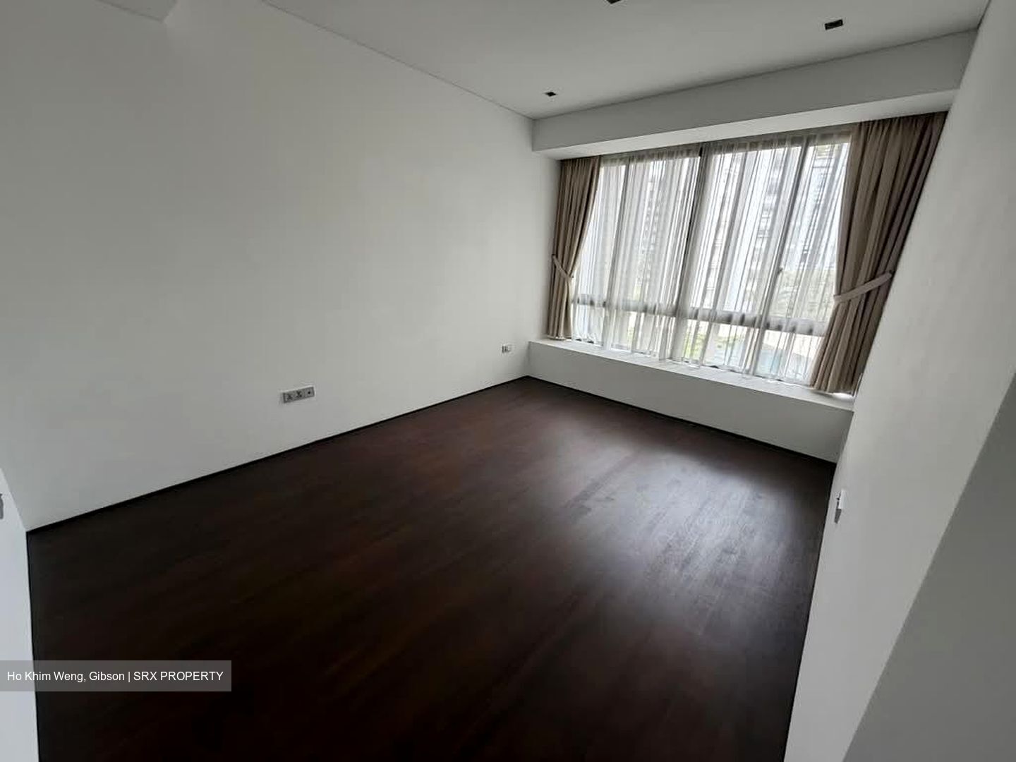 Sui Generis (D10), Condominium #557787661